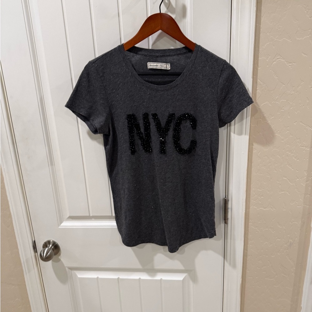 Abercrombie & Fitch NYC Sequin Logo T-Shirt Gray Women’s Small